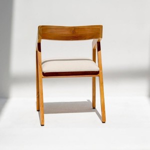 Silla de Comedor Vandana Zentrix Radiant con Diseño Ergonómico Moderno y Comodidad Premium - Product Image 3