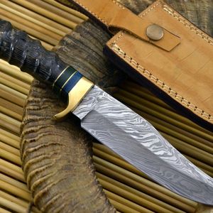 Couteau de chasse et de camping en acier Damas de haute qualité, manche en bois de cerf avec étui en cuir - Product Image 3