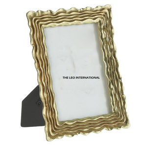 Cadre de miroir en aluminium de grande qualité à prix raisonnable pour des intérieurs lumineux créant une brillance élégante et une décoration moderne plaquée or - Product Image 1