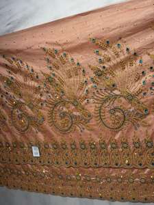 แผงปักลายกุหลาบแดงราชวงศ์ - Product Image 4