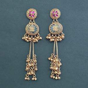 Boucles d'oreilles ethniques plaquées or avec pierres en zircon et motif floral pour femmes, bijoux de mariage - Product Image 2