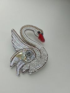 Broche Bordado a Mano con Cuentas, Pin de Solapa Floral de Lujo para Mujer, Accesorios de Moda para Ropa - Product Image 1