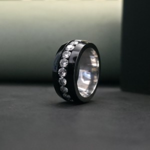 Elegante Anillo de Eternidad con Diamantes Negros y Moissanita, con Engaste en Canal y Oro Sólido de 18K, Ideal para Regalo - Product Image 4
