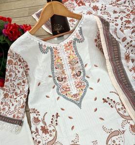 Nouveau Designer Ethnic Wear Party Wear Fancy Digital Print Top Dupatta Set Salwar Kameez Kurti Pant Set Prix de gros Natural - Product Image 4