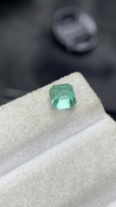 Émeraude naturelle certifiée du Zambie, taille carrée, avec un bel éclat, pierre précieuse en vrac pour la création de bijoux, 1,28 carat - Product Image 6