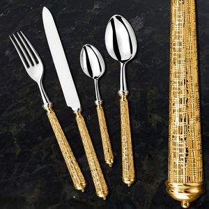 ชุดช้อนส้อมโลหะหรูหรา ด้ามจับสลักลายทอง ชุดมีดส้อมช้อนโลหะ - Product Image 1