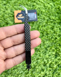 แหนบต่อขนตาคุณภาพสูง Tengrui Tss-056 สแตนเลสสตีล ป้องกันไฟฟ้าสถิต ปลายเรียบ สีดำทั้งหมด สำหรับต่อขนตาแบบเพิ่มวอลลุ่ม - Product Image 5