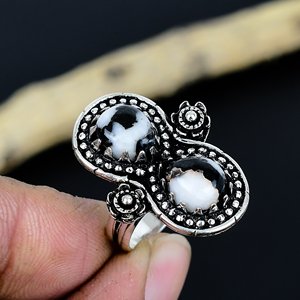 Bague unisexe ajustable en laiton plaqué argent 925, ornée d'une pierre précieuse Bafflo blanche naturelle, faite à la main, design traditionnel - Product Image 1