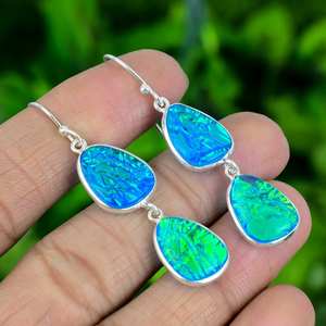 ต่างหูโอปอลไฟร์ออสเตรเลียแบบสามเม็ด เงินแท้ 925 งานแฮนด์เมด เครื่องประดับพลอย ได้รับการรับรองจาก IGI เหมาะสำหรับงานฉลองครบรอบและงานปาร์ตี้สไตล์ชาติพันธุ์ - Product Image 5