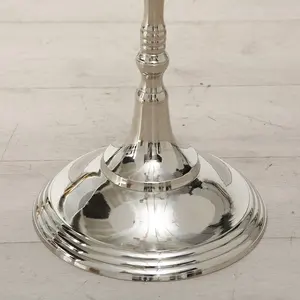 Support de bougie scandinave en métal tendance mondiale, élégant et minimaliste pour la décoration intérieure - Product Image 2