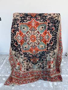 Colcha Kantha Reversible Hecha a Mano de Algodón con Estampado Digital de Inspiración Persa para Ropa de Cama, Mantas y Decoración del Hogar - Product Image 3
