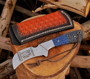 Couteau de chasse à lame fixe en acier inoxydable 58 HRC Hawk Bill EDC de UA Supplies, manche en nid d'abeille et étui en cuir, vente en gros - Product Image 1