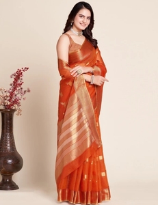 Sari en coton mélangé Kota Doria à imprimé géométrique tissé pour femme KV avec chemisier non cousu (Orange) - Product Image 5
