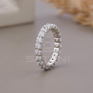 Anillo de Boda de Perfil Bajo con Corte Redondo de Moissanita de 1.80CT, Chapado en Oro Sólido de 18K de 3MM, para Damas de Honor - Product Image 5