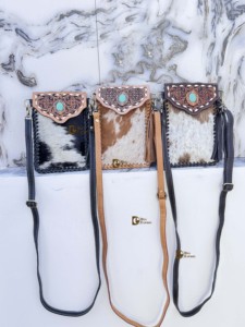 Sac bandoulière en cuir de vachette à poils, sculpté à la main, avec pierre turquoise, petit format, pochette pour téléphone et sac à main, pochette de poignet - Product Image 5