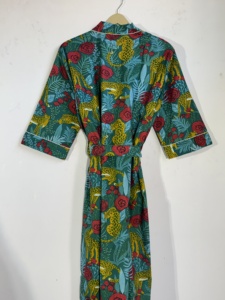 Bata Kimono de Algodón Estampada Verde |   Bata Larga con Estampado Floral de Leopardo |   Ropa Casual para Mujer - Product Image 4