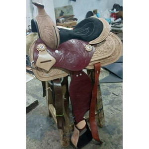 SE VENDE Sillín de CABALLO occidental de cuero en HERRAMIENTAS TALLADAS A MANO COLOR NATURAL EN DÓLAR 65 TARJETA DE CRÉDITO TALLA 15 16 17 18 - Product Image 4