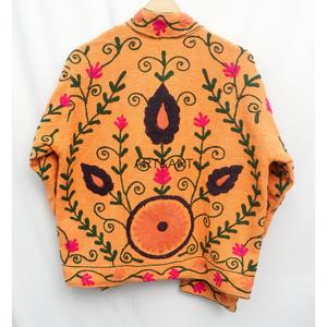 Chaqueta Bordada a Mano con Diseño Personalizado TNT Suzani para Mujer, Estilo Étnico Bohemio, Proveedor Mayorista de Chaquetas de Algodón - Product Image 6