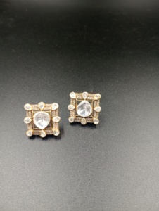 ต่างหูทรงเรขาคณิตชุบทองคำ 22k สำหรับผู้หญิงจาก Amaira Jewels Luxury เหมาะสำหรับงานปาร์ตี้ - Product Image 1