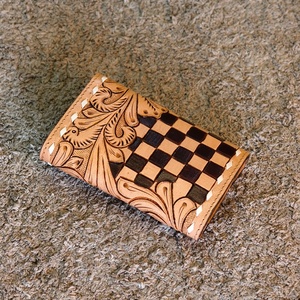 Tarjetero de Cuero Genuino 100% de Tamaño Mini, Tallado a Mano con Diseño a Cuadros, con Clip para Billetes y Bolsillo para Tarjetas de Crédito y Llaves - Product Image 3