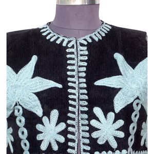 Chaleco de algodón para mujer con estampado de palmeras, sin mangas, con botones, bordado a mano, ecológico, estilo étnico, informal. - Product Image 2