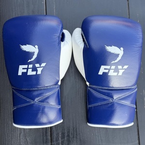 Guantes de Entrenamiento Fly SuperLace Pro X 2 de Cuero Vacuno Genuino para Sanda, MMA, Kick Boxing y Sparring con Correa de Muñeca Ajustable - Product Image 5