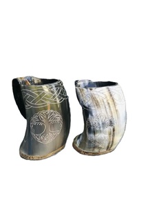 Chope en corne authentique de style Viking, faite à la main, rustique, pour bière, cidre, vin, décoration de bar et cadeau pour les amateurs - Product Image 6