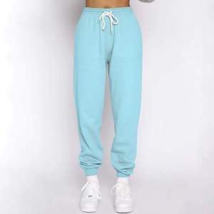 Conjunto de Sudadera con Capucha y Pantalones Deportivos Y2K con Logotipo Personalizado, Conjunto Deportivo de Dos Piezas para Mujer, Pantalones Deportivos y Sudadera con Capucha con Estampado Puff - Product Image 4