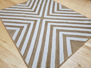 Tapis de salon rectangulaire moderne en jute à motif géométrique, tissage plat, antidérapant, blanc et marron - Product Image 1