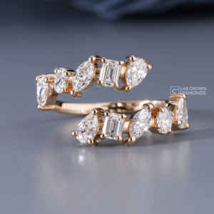 Bague en or jaune 14 carats avec émeraude et moissanite taille marquise, ovale et poire pour femme, luxe, 1,25 carat de poids total, 2,49 grammes, mariage - Product Image 2