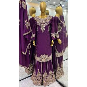 Conjunto de Salwar Kameez de Seda Elegante con Bordado Intenso y Trabajo de Lentejuelas Dori, Talla XL para Bodas - Product Image 3