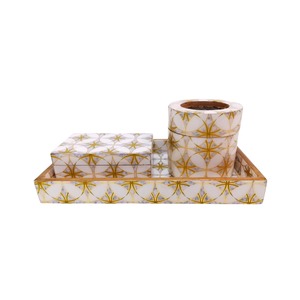 Mabkhara Arabe Artisanale de Luxe avec Finition en Bois Naturel pour la Combustion d'Oud et de Bakhoor - Product Image 1
