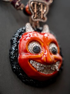 Pendentif de luxe en argent 925 avec moissanite taille princesse en forme de lèvres, serti griffe, style hip-hop et gothique pour homme - Product Image 3