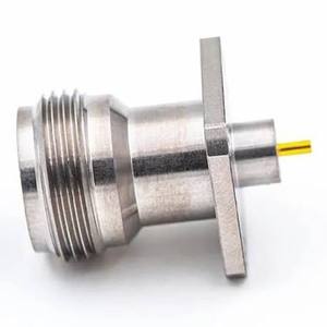 Conector N Hembra de 4 Orificios con Brida Cuadrada de 25 mm, 1 Pin, Carcasa de Latón para Montaje en Panel - Product Image 3