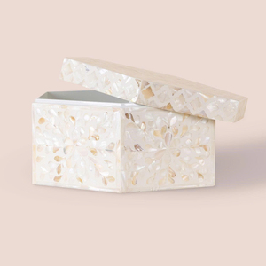 Caja decorativa de lujo hecha a mano con conchas de capiz y nácar, con tapa, para guardar joyas, ideal para decoración del hogar o como regalo. - Product Image 1