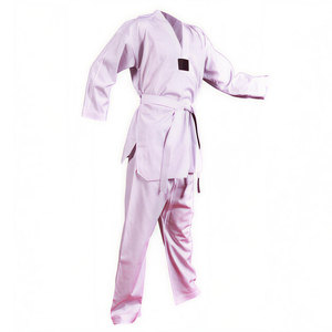 Uniforme de Taekwondo pour hommes au design traditionnel, personnalisable, léger, durable, adapté à tous les niveaux de compétence - Product Image 1