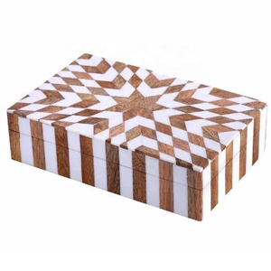 Boîte à bijoux en résine faite à la main de haute qualité, boîte de rangement décorative pour bijoux et souvenirs, pour la décoration de la maison - Product Image 1
