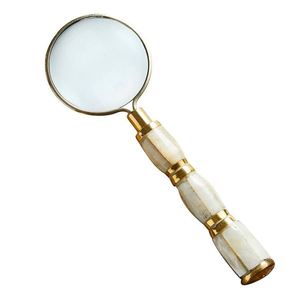 Loupe classique à main avec poignée en os à points noirs et blancs et cadre en laiton pour la lecture et la décoration de bureau - Product Image 5