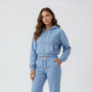Ensemble jogging et sweat à capuche court bleu ciel personnalisé, 100 % coton molletonné, doux, respirant, avec cordon de serrage, unisexe, style streetwear - Product Image 1