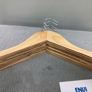 Perchas de madera LVL duraderas al por mayor con logotipo personalizado MOQ bajo y precio barato para baño y sala de estar de Vietnam - Product Image 3