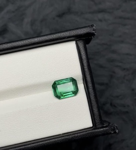 Esmeralda Verde Natural Octogonal, Gema Suelta para Joyería - Product Image 2