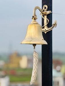 Sonnette de porte extérieure décorative en laiton au design classique, idéale pour les portails de jardin, les portes d'entrée et les entrées de fermes. - Product Image 3