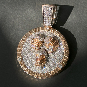 Luxira Jewels Colgante de Plata 925 con Moissanita Iced de Corte Brillante, Estilo Hip Hop, Bañado en Rodio, Microincrustaciones, Joyería Unisex, Regalo - Product Image 1