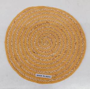Set de table rond en jute fait main avec bordure jaune vif, tapis de table texturé, durable et résistant à la chaleur, qui rehausse l'ambiance du restaurant - Product Image 2