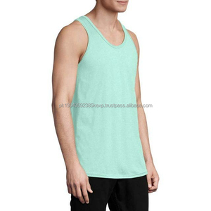 Destaca con estilo con nuestras camisetas sin mangas transpirables para hombre de talla grande. Mantente seco y cómodo con nuestras camisetas sin mangas transpirables para hombre. - Product Image 3