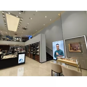 Design d'intérieur de boutique de montres haut de gamme, décoration de showroom de luxe, vitrines personnalisées, présentoirs en verre, installation d'éclairage LED intelligent - Product Image 3