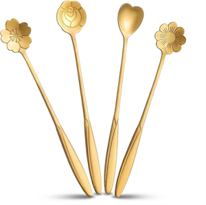 Cucharas de Postre Doradas con Diseño Floral, Mango Largo, Acabado Espejo, Chapadas en Oro, de Acero Inoxidable, para Servir Té, 7 Pulgadas de Largo - Product Image 1