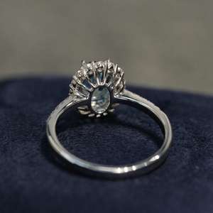 Bague ovale halo en aquamarine Santa Maria faite à la main, or blanc 18 carats, bijoux fins de luxe, cadeau de fiançailles, cadeau de mariage pour femmes - Product Image 4