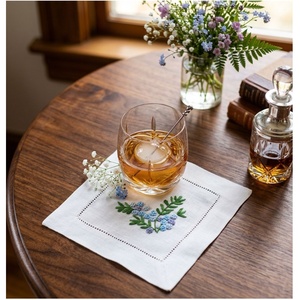 Servilletas de Cóctel Personalizadas al por Mayor, Bordadas a Mano con Flores, 6x6 Pulgadas, con Dobladillo, Duraderas, Reutilizables, 100% Lino Blanco, para Hogar, Hotel, Bar - Product Image 1