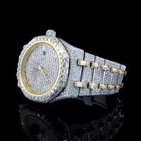 Montre de luxe à mouvement analogique avec charme en moissanite, bracelet en acier inoxydable, boîtier argenté, design élégant et scintillant, style antique et tendance